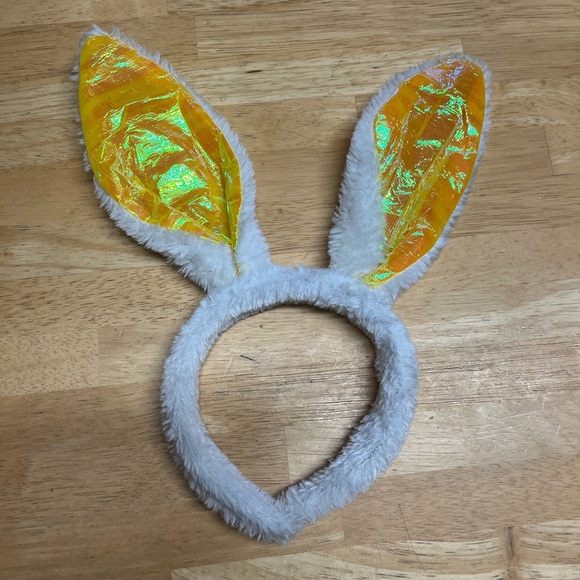 Bunny ears 🐰 - Picture 2 of 5